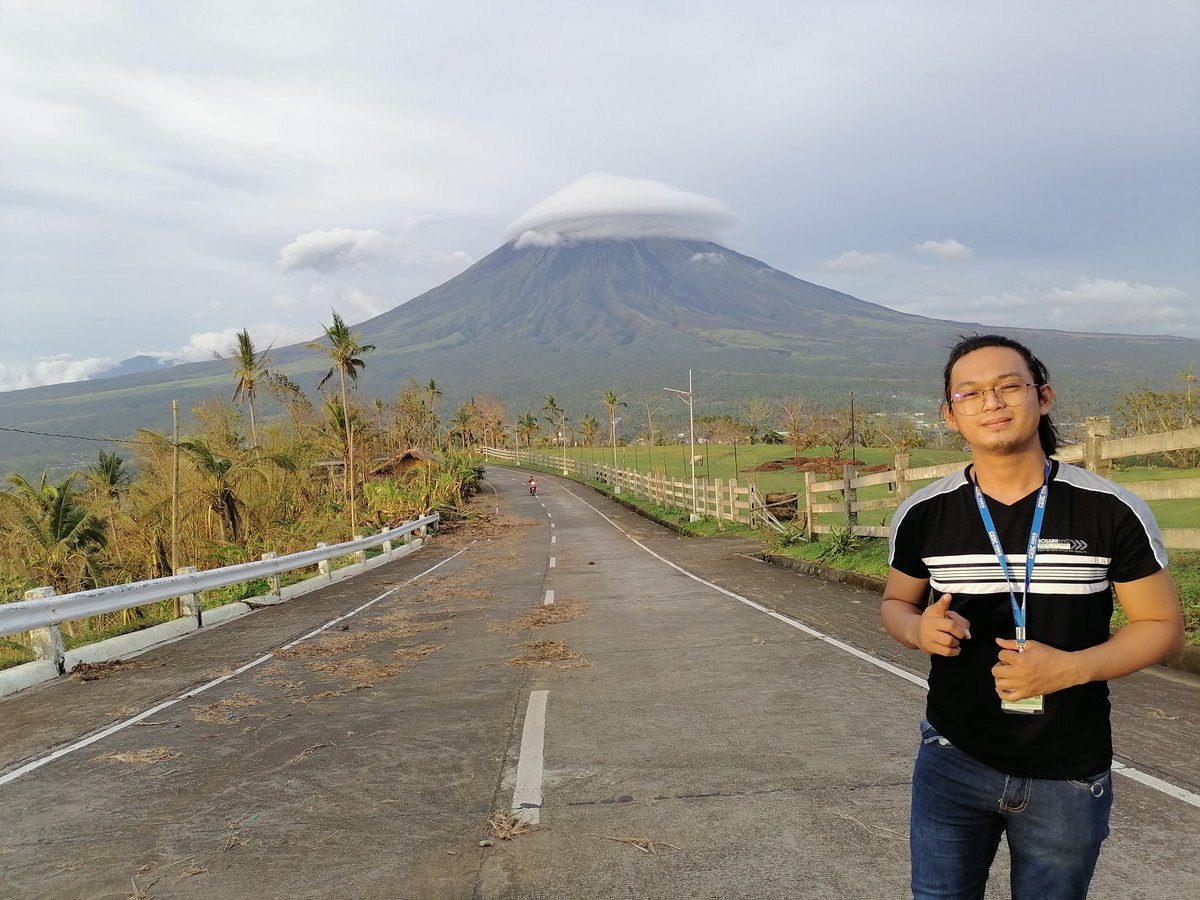 bernpineda's tweet photo. Ft. Salakot ni Mayon! ❤️

📍Quituinan Hills, Camalig, Albay https://t.co/3dinPT2pHb