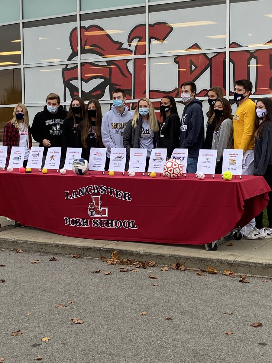 Big day today !!!! Congrats to our 5 seniors and all the Legends that signed today !!! ❤️🖤🥍 @LancAthletics <a href="/bufnewspreptalk/">BuffaloNewsPrepTalk</a> <a href="/WGRZHSSports/">WNY HS Sports</a> <a href="/LancasterSunNY/">Lancaster Sun</a> @LCSDLHSPrinc
