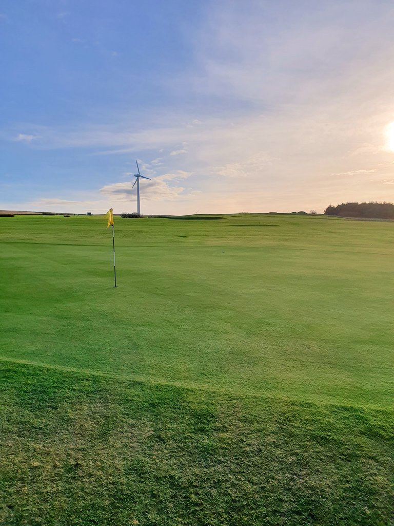 mattycruise's tweet photo. Another fine day on the course, good practice for the weekend and more dry than the masters @RoyalTarlairGC #RTGC #Golf #notthemasters https://t.co/32Owo5rcJ0