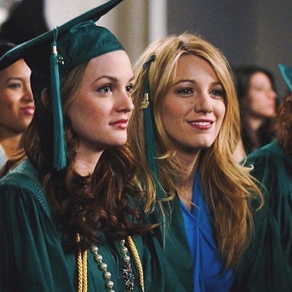 Not The New Gossip Girl Looks Cheap When Serena Literally Had Her Grad Cap Tassel Tied Into Her Hair