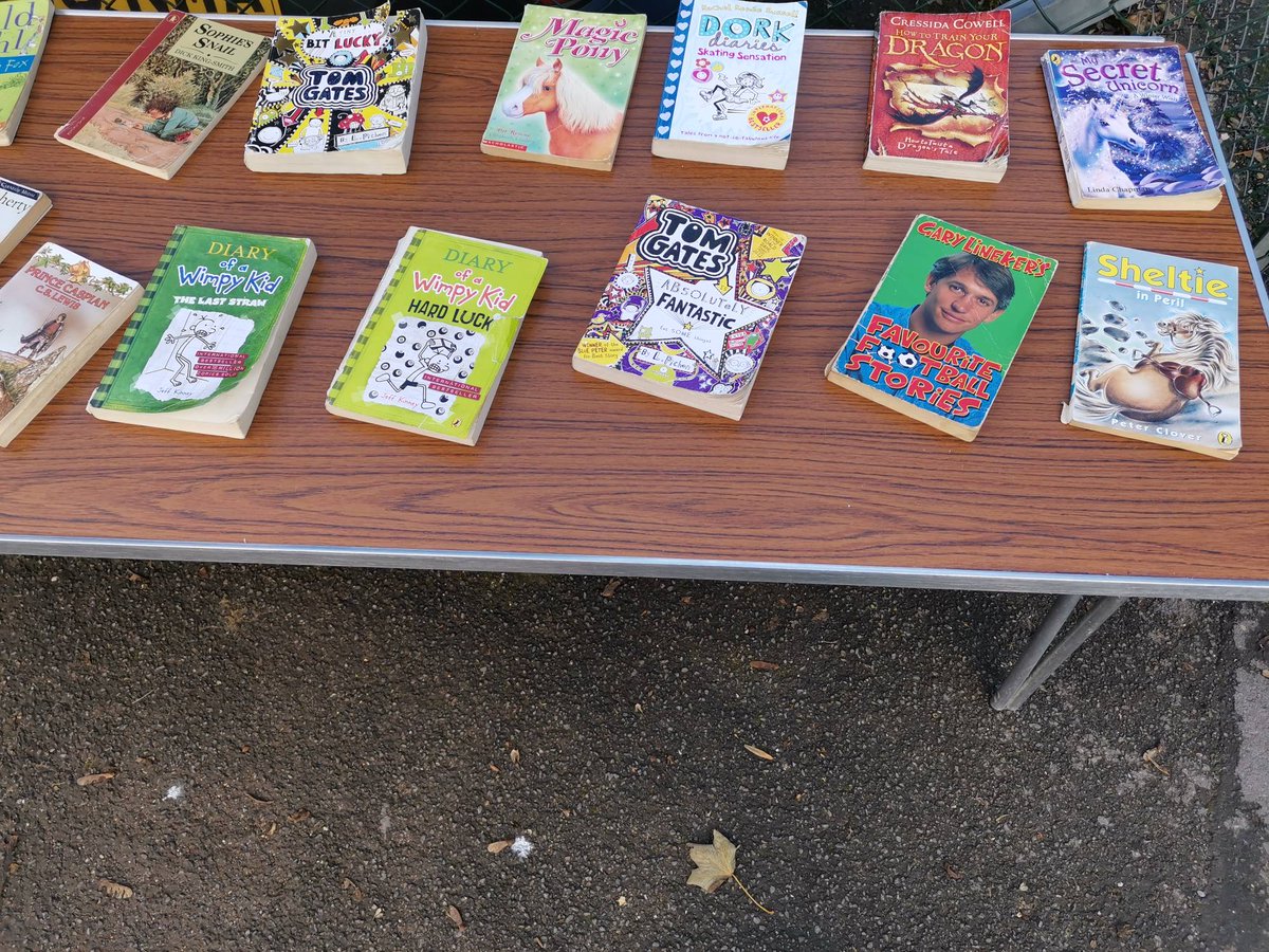 Spetisburyprim1's tweet photo. 3 tables of books today. It may be the last day of our book giveaway for a little while. It is hard to believe that @GaryLineker is still available. #readingforpleasure https://t.co/rrnBA8HURD