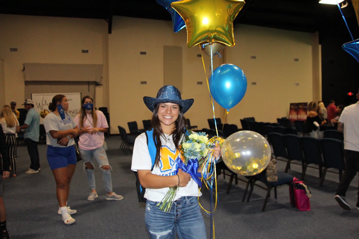 reesereynaa's tweet photo. signeddd 💙💛so proud to be a cowgirl if you couldn’t tell 🤠 @McNeeseSoftball #geauxpokes #signed https://t.co/RUZgEz3zwT