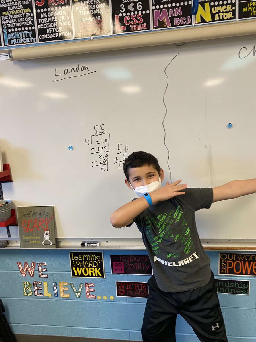 MrsEspositoMCS's tweet photo. Just working out some math! #newstrategies #partialproductsreview #forgivingmethod #geneva304 https://t.co/kFMPIjS0d6
