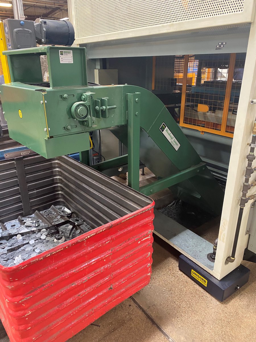 Ward1897's tweet photo. Wardcraft offers a variety of custom #conveyor options #engineered for your specific stamping #applications; whether you need to haul parts, components, or stamped metals. We can help prevent parts from jamming or getting caught in the belt. Let Wardcraft assist you!! https://t.co/ZezKjdj7ag