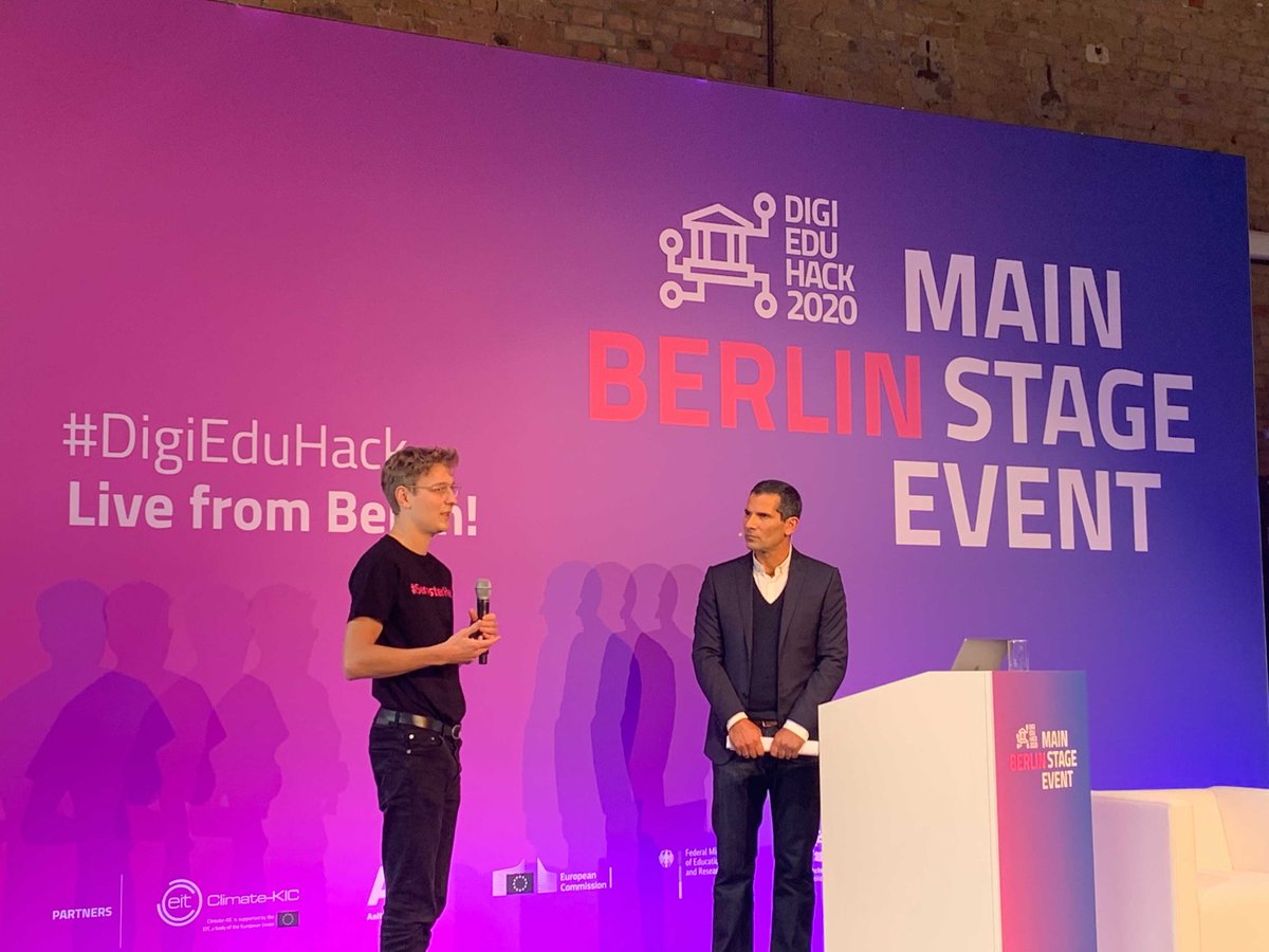 Ojanoschka's tweet image. Special opportunity for transnational collaboration! Nearly 70 #hackathon venues in 40 countries with more than 2.500 participants  re-design the future of education for today&amp;amp;tomorrow. Join the #DigiEduHack Livestream or the @HSFDigital #semesterhack.  
hochschulforumdigitalisierung.de/en/DigiEduHack…