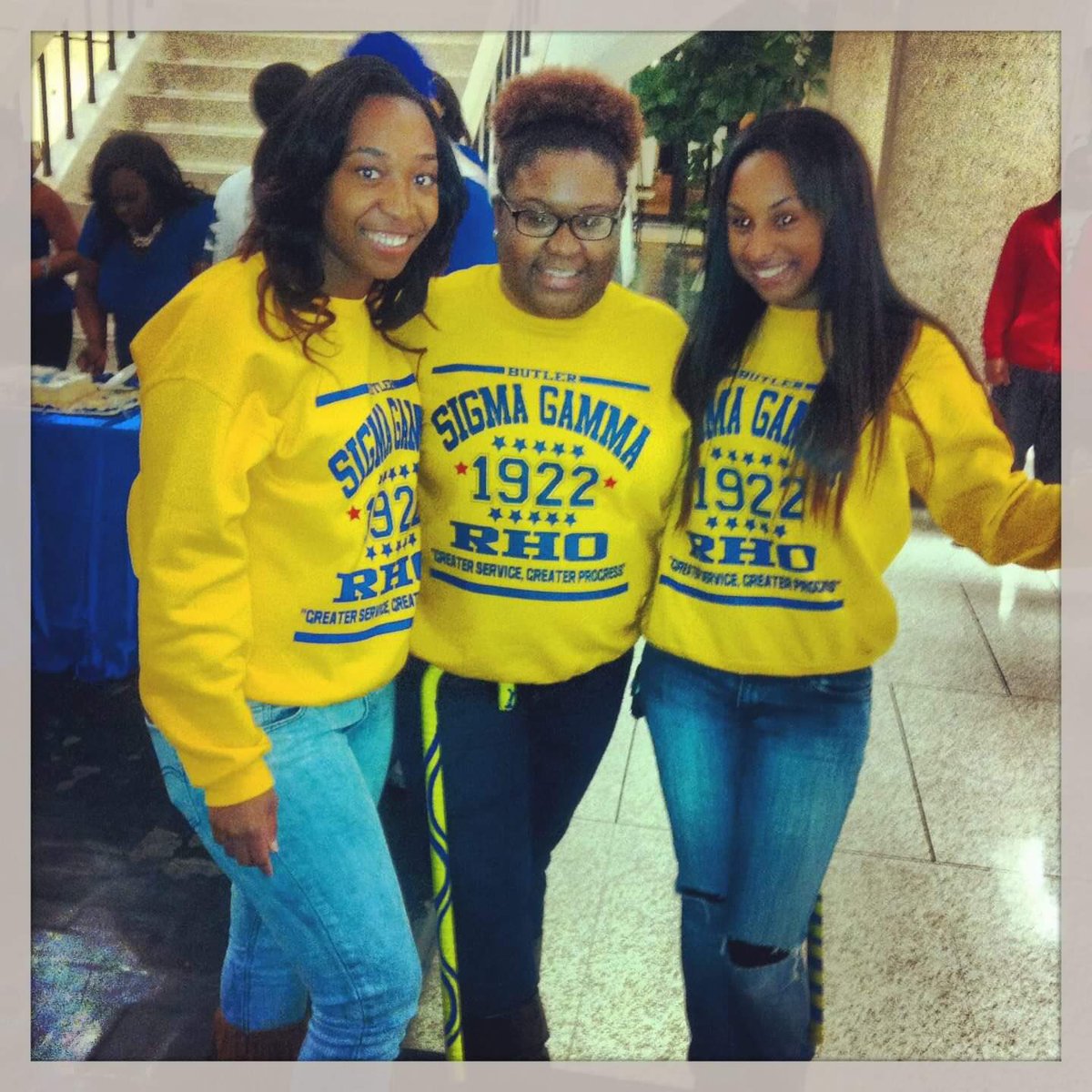 Thicknfluffy's tweet photo. #MuEpmade #SGRhoTurns98 #bigmoneyPoodles https://t.co/mAOr5eEWPv