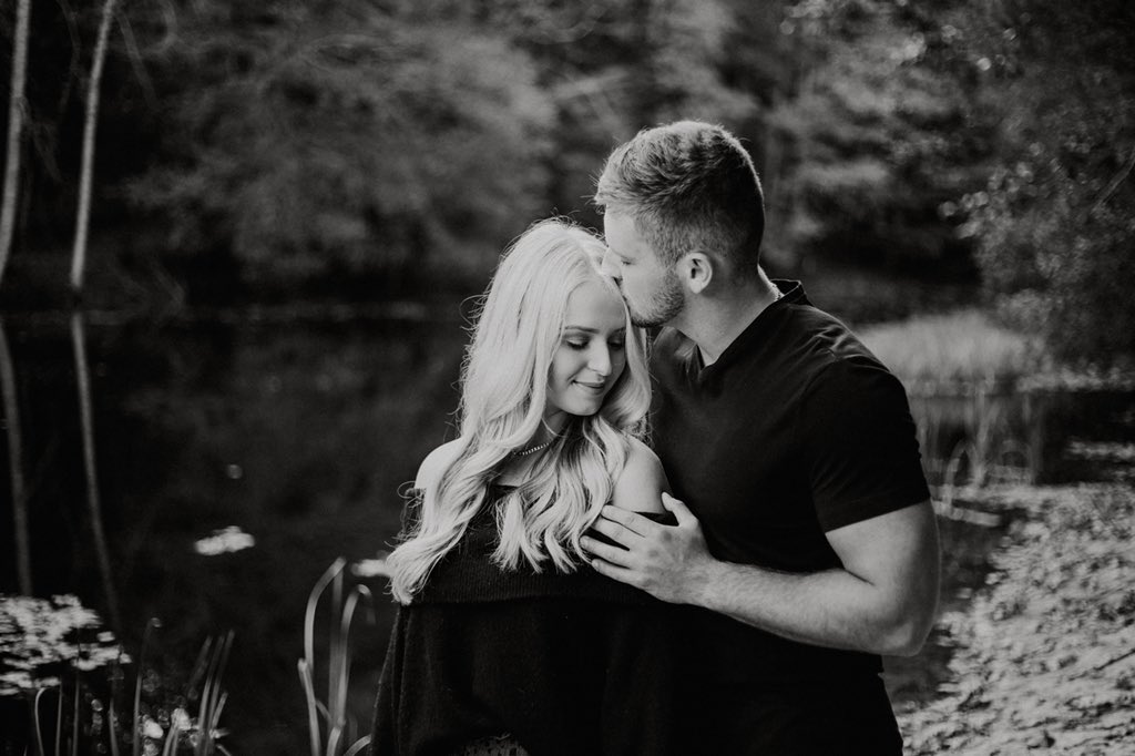 ChandlerCoop's tweet photo. Thankful for you @hannahakers_ ❤️ https://t.co/LCCXVhugY9