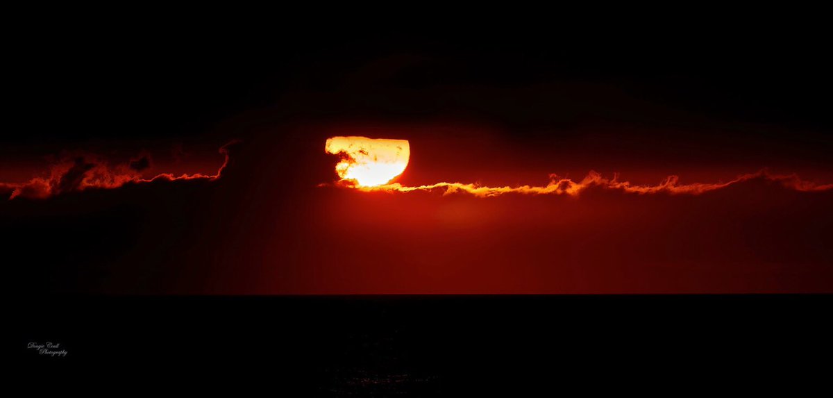 DougieCoullPix's tweet photo. Few sunset images from 2018.
#sunsetphotography #sunset #scotland #weather #buckpool #buckie #moray https://t.co/RLNgRwfV9k