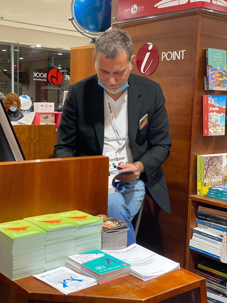 Vi aspettiamo domani sulla nostra pagina FB per la presentazione de “Il club degli ultimi” di <a href="/GianlucaAles/">gianluca ales</a>. Partecipano <a href="/alessioviola/">Alessio Viola</a> e <a href="/AlessioLana/">Alessio Lana</a>.
Appuntamento alle 18!!! <a href="/BOOKCITYMILANO/">BookCity Milano</a> 
#SaveTheDate