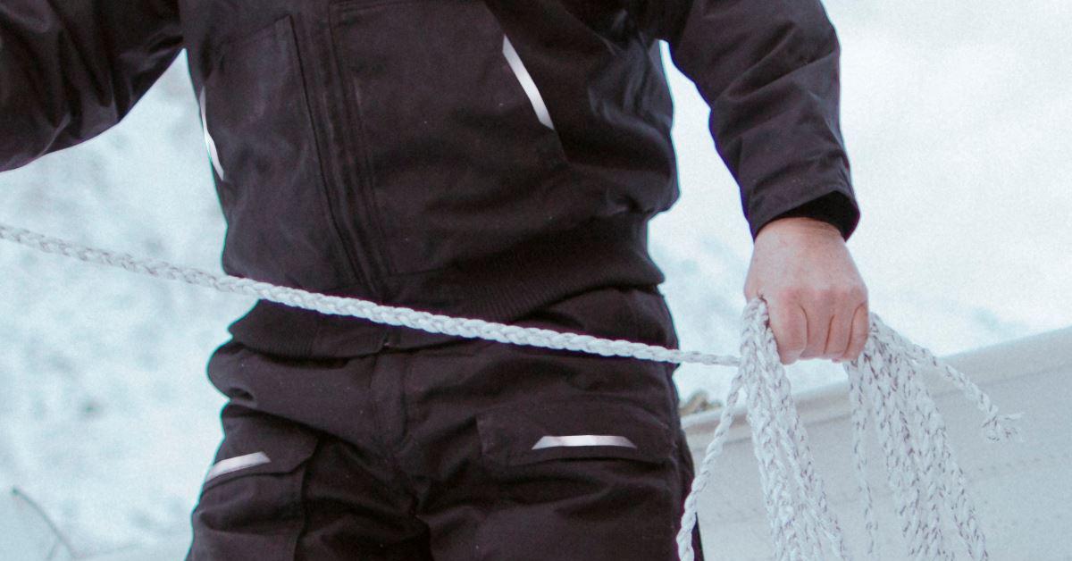3MScotchlite's tweet photo. Be warm and be seen! Introducing the new @Carhartt Yukon Extremes gear featuring #3MScotchlite and #3MThinsulate. Engineered to outwork the coldest temps on Earth. Shop now at: https://t.co/MjSi24fMav https://t.co/CBZKfTJUhw