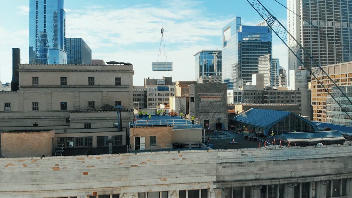 Our cranes were instrumental in lifting new machinery atop the Macy's Flagship store on Michigan Avenue. Watch as workers navigate loads 220 feet above the Chicago city skyline: bit.ly/33bBcgq