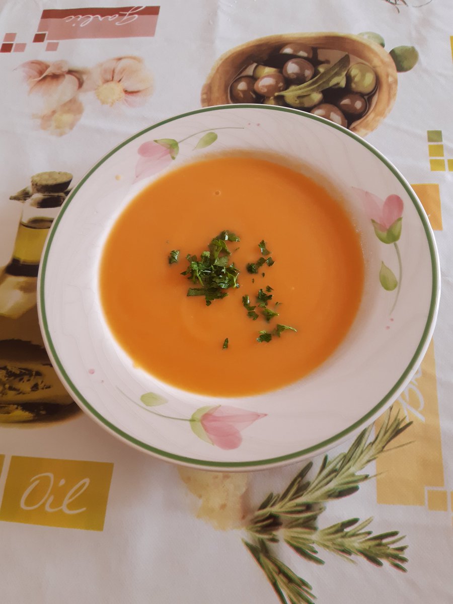 Oksana06373262's tweet image. pumpkin cream puree soup