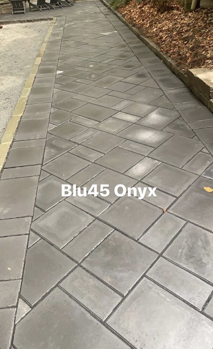 TechoNerren's tweet photo. #TechoPro @corescapes laying the smack down here in Atlanta with this #UltraModern patio, using @techobloc #Blu45 Smooth (overlay) in all #OnyxBlack! 💪🏻◼️💪🏻 https://t.co/40BiZrfji0