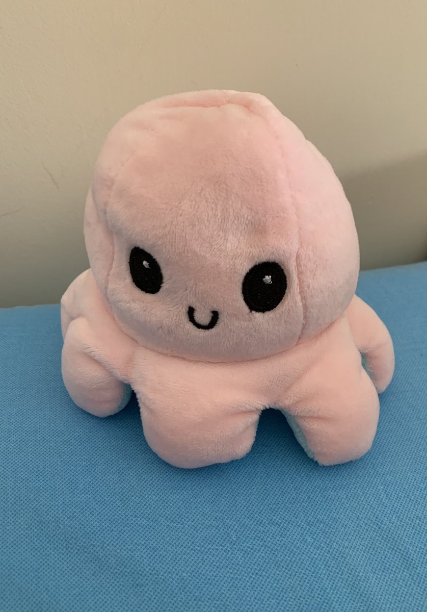 justinfrontmys1's tweet photo. Le iba a regalar este púlpito a mi ex, pero como las cosas en aliexpress tardan un mes ahora tengo que sortearlo... así que SORTEO DE PÚLPITO, requisitos: darle rt y fav a este tuit. https://t.co/b3jvre79kH