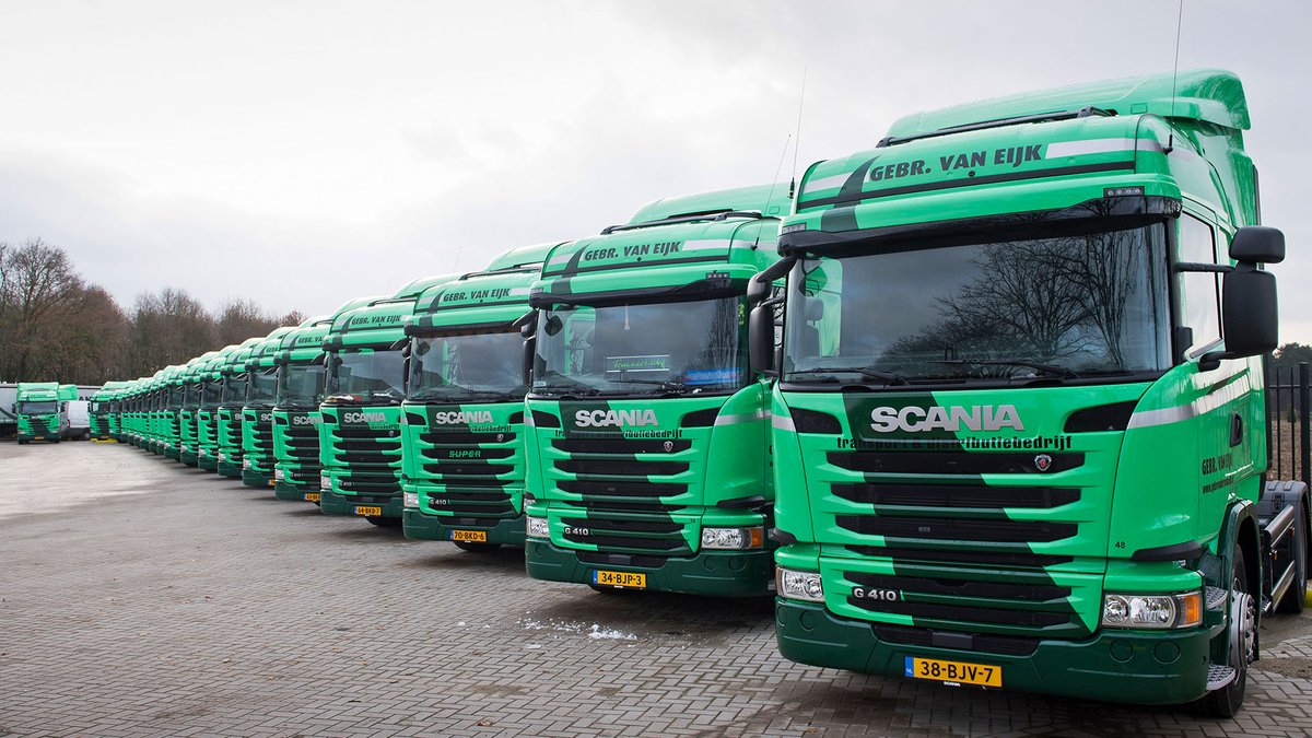 eyointeractive's tweet photo. Steeds meer #transportbedrijven zien veel heil in #socialscreens #narrowcasting. Het welbekende Gebroeders van Eijk #Transport uit #Asten gaat Social Screens breed inzetten voor haar vestigingen, vooral ook als een functioneel tool voor haar #interne #medewerkers. https://t.co/8QfjnyBgHN