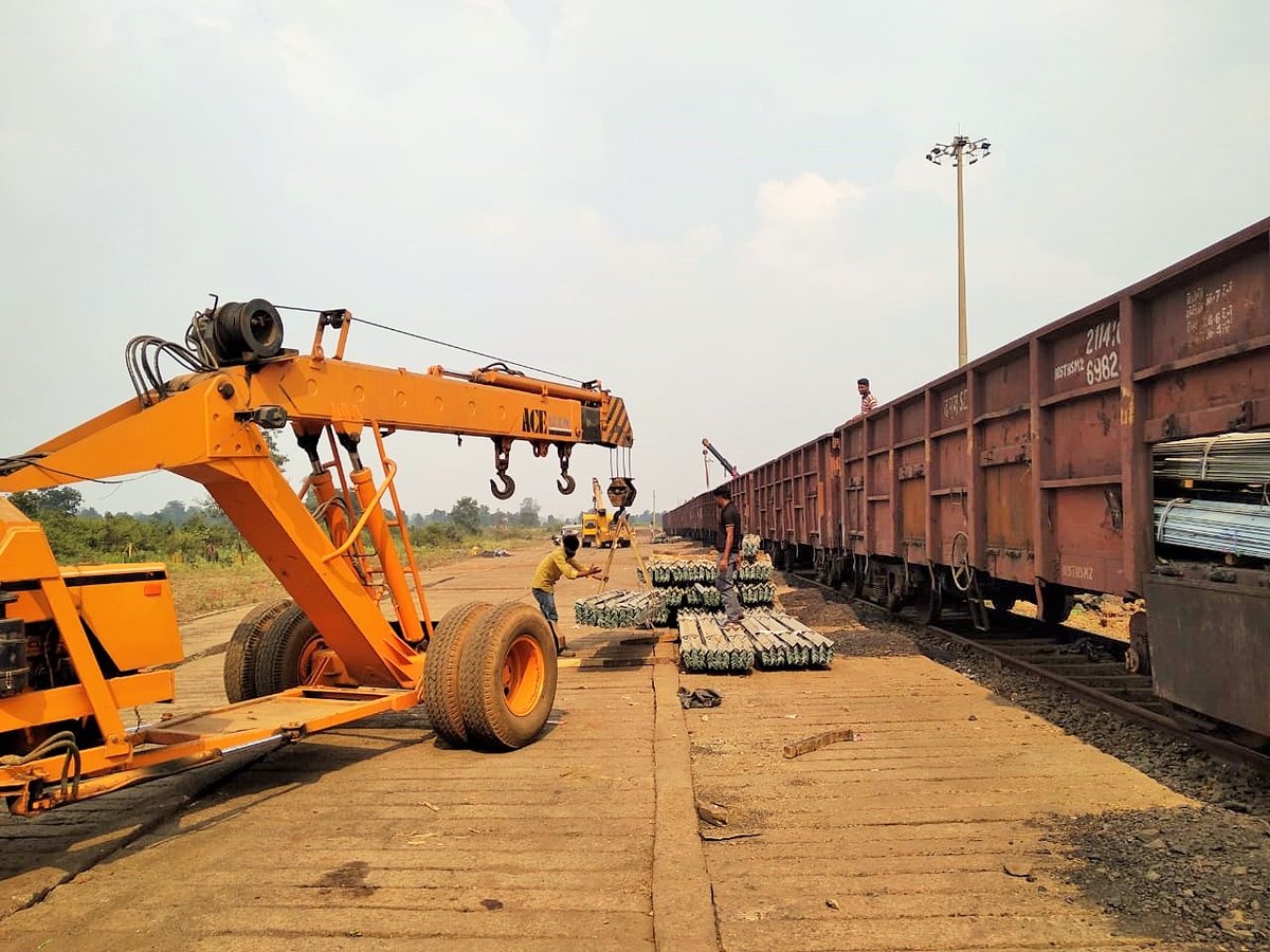 KEC_Intl's tweet photo. In our quest to transform the way we do business, KEC today dispatched its first consignment of structural galvanised steel through Indian Railways, from Jabalpur manufacturing unit to project sites in Bangladesh, for Power Grid Company of Bangladesh. #PGCB @RailMinIndia https://t.co/HjR9IKyx47