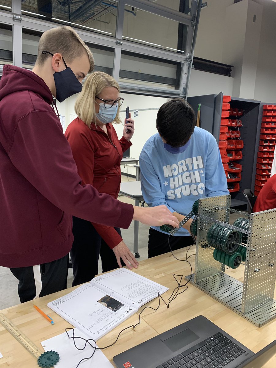 katieatowler's tweet photo. Engineering students create compound machines to solve problems . They communicated with a client, brainstormed as a team, collaborated in the design and build, & now prepare to present the design to their client. EHS: Devon, Drew. NHS: Lydia, Ethan, Jose. S’land Christian: Ethan https://t.co/SkvYkdQtgj
