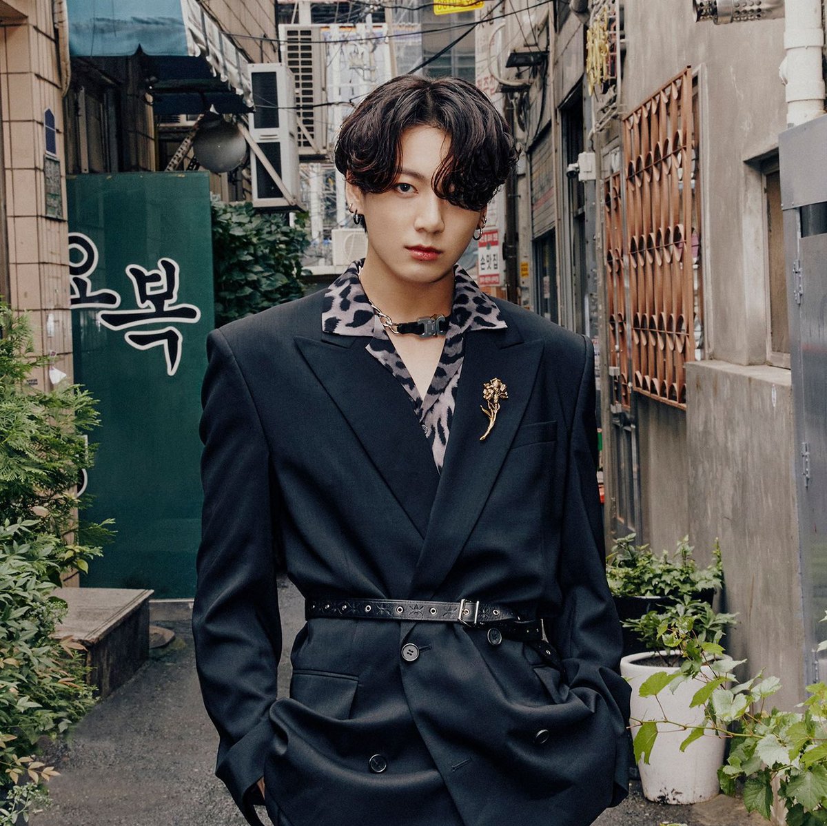 wujukook's tweet photo. jk four isnt enough https://t.co/GAhbXc335c