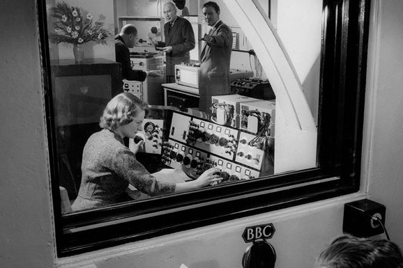 .<a href="/galatea128/">Rocío Benavente</a>: Se rumoreó en su época q Daphne Oram recibió visitas de miembros de los Beatles, los Rolling Stones y los Who, tres de los grupos musicales más importantes y modernos de Reino Unido en su momento. Pero fue ignorada por la industria musical...
mujeresconciencia.com/2020/11/12/dap…