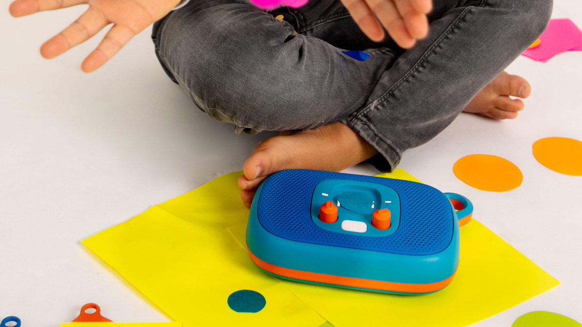 jookiplay's tweet image. We kept a lot of our favorite features when designing Jooki 2nd Gen! For example, as with Jooki Gen 1, Jooki 2nd Generation is splash-proof. 

Just don't submerge your Jook! 🛀🚿

#splashproof #jooki #jookirocks #lovemusic #musicplayerforkids #audiobookplayer #kidstoys