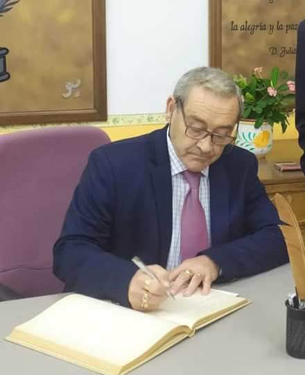 OndaMencia's tweet photo. ℹ️El poeta menciano Manuel Luque Tapia recibe primeros premios de poesía en Peñaranda y Rincón de la Victoria.
👉Son dos de los certámenes más relevantes del país.
🌐https://t.co/ehvkhic1Sh https://t.co/7xerkYqOwg