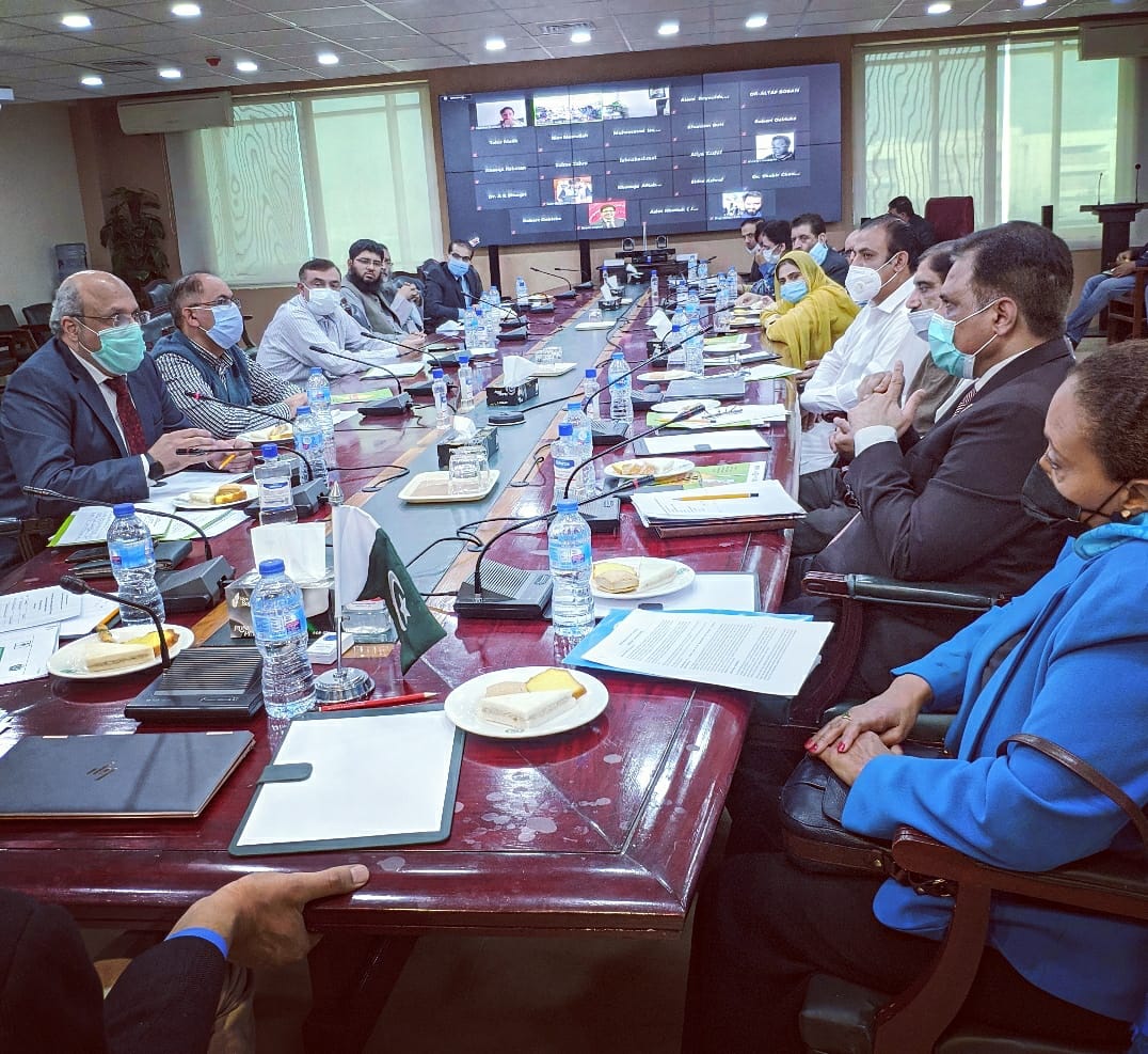 drsafdar64's tweet photo. National Inter Agency Coordination Committee (NICC) met under SAPM Health today to review Pak EPI progress and plans for improving Essential Immunization coverage. Thanks partners for reiterating support to the ongoing Govt efforts @EPIPakistan @nhsrcofficial https://t.co/OBAopF2qCy