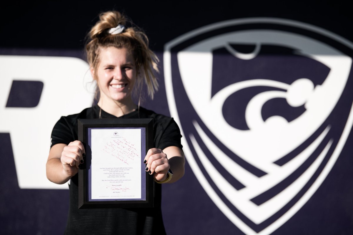 KStateSOC's tweet photo. "Proud of you Maguire. Keep up the fight. You will win this battle. And thank you for being a great Wildcat fan."

Words from a childhood doctor and a note from a hall of fame coach will stay with Maguire Sullivan forever. 

📄 https://t.co/x7gqVPwJBr

#KStateSOC x Sports Extra https://t.co/iDe6TqKsjb