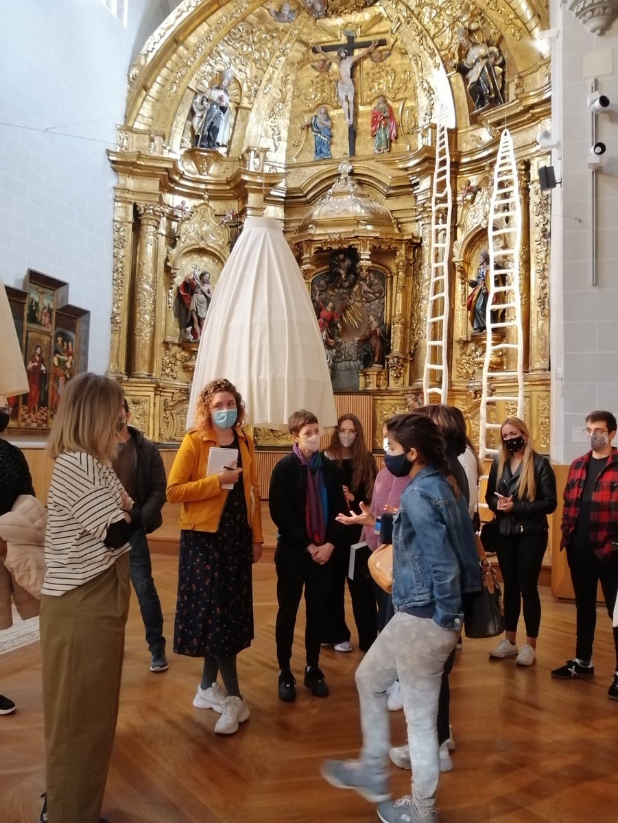 Museo_unav's tweet photo. #MasterInCuratorialStudies
Los alumnos de la tercera promoción del MCS ha realizado esta semana una salida curatorial en la que han visitado el #MuseoDeNavarra (@cultura_na) y el @centrohuarte. Dos recorridos muy enriquecedores guiados por profesionales y artistas #Art https://t.co/ZfOWKHdrKn