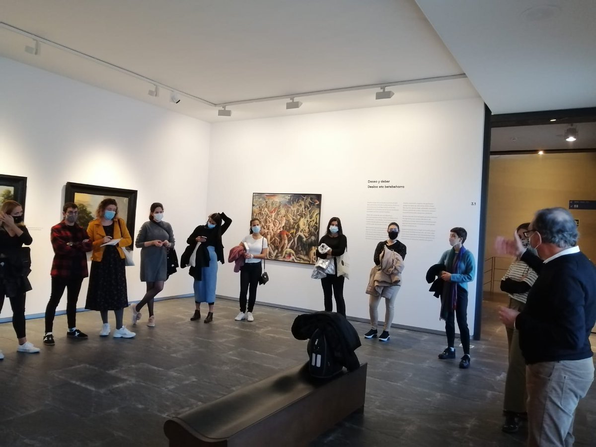 Museo_unav's tweet photo. #MasterInCuratorialStudies
Los alumnos de la tercera promoción del MCS ha realizado esta semana una salida curatorial en la que han visitado el #MuseoDeNavarra (@cultura_na) y el @centrohuarte. Dos recorridos muy enriquecedores guiados por profesionales y artistas #Art https://t.co/ZfOWKHdrKn
