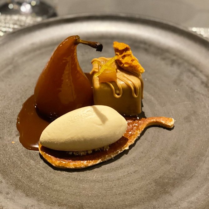 Poached Perthshire pear, salted caramel mousse & caramelised honey ice cream 🍐🍯 #kitchindesserts #thekitchin #poachedpear #mouthwatering #edinburghfoodies #edinburgh #leith #fromnaturetoplate #localproduce #seasonalproduce #tomkitchin @chefchris86
