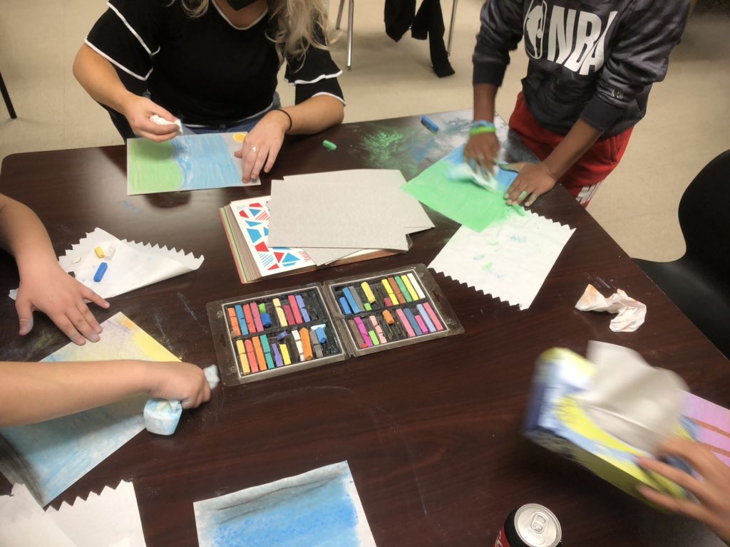 ms_zimmer's tweet photo. Thank you to Ms.Taylor for letting me come in yesterday and teach the kids blending skills using chalk pastels https://t.co/k8W9308LDW