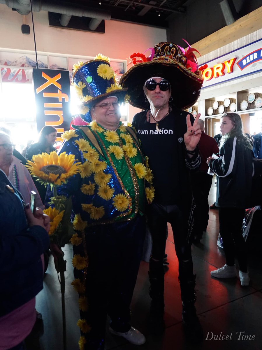jackybambam933's tweet photo. Happy Birthday to The Captain of The Jersey String Band Mr. Pat Walton!! Great man and a Great Captain to a amazing organization who cares about our Mummery! See u this Saturday Pat at The Telethon! Strut On @JerseyStringJSB @PhilaStringBand #Mummers @933WMMR #wmmrftv #drackpack https://t.co/doYHonrLEt