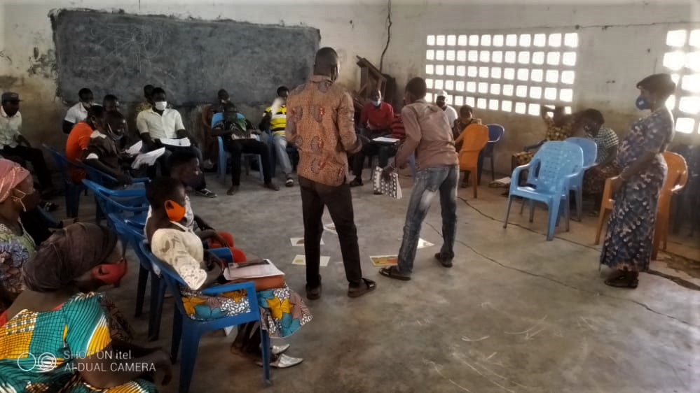 #Formation des Comités Villageois de Développement en cours sur le canton de Tchitchao au #Togo. 👇
Objectif 👉 Que les 35 personnes fermées puissent #sensibiliser leurs paires sur les gestes d'#hygiène qui limitent la propagation des maladies hydriques. 💪
