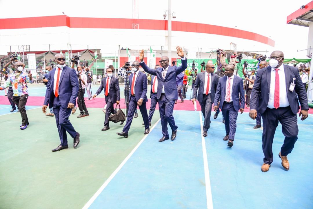 EriyoShegz's tweet photo. @GovernorObaseki, @HonPhilipShaibu sworn-in for second term, as gov commits to deepening reforms, diversifying state’s economy for progress

… says victory at poll has restored faith in democracy

… emphasises ‘unity template’ to drive inclusive growth https://t.co/NIvvPOzGWl
