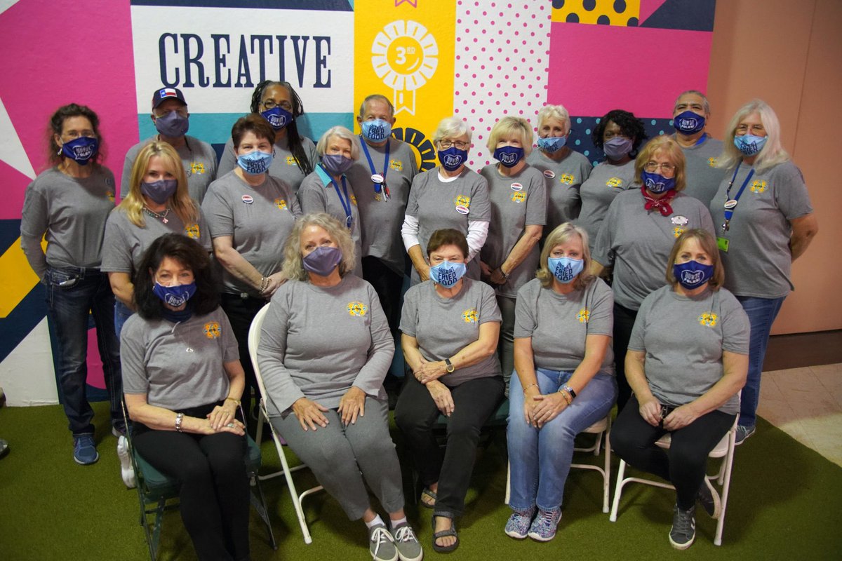 StateFairOfTX's tweet photo. #ThankfulThursday - A huge thank you to each and every one of our Creative Arts department heads seasonal and full-time employees. Without them, this year would not have been possible! #StateFairofTX #FairFamily https://t.co/Hu4OrnAZiJ