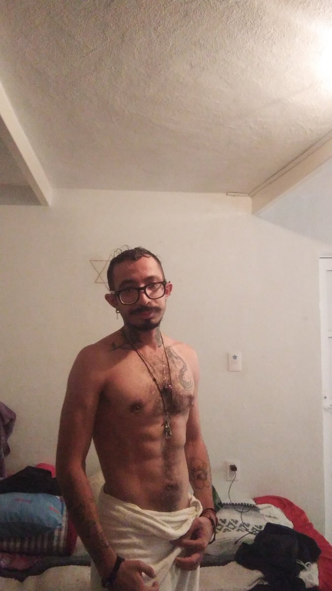 Saidyuyi1's tweet photo. Saliendo del baño #gay#shower#hot#inter#sex https://t.co/qD7sZJTTDa