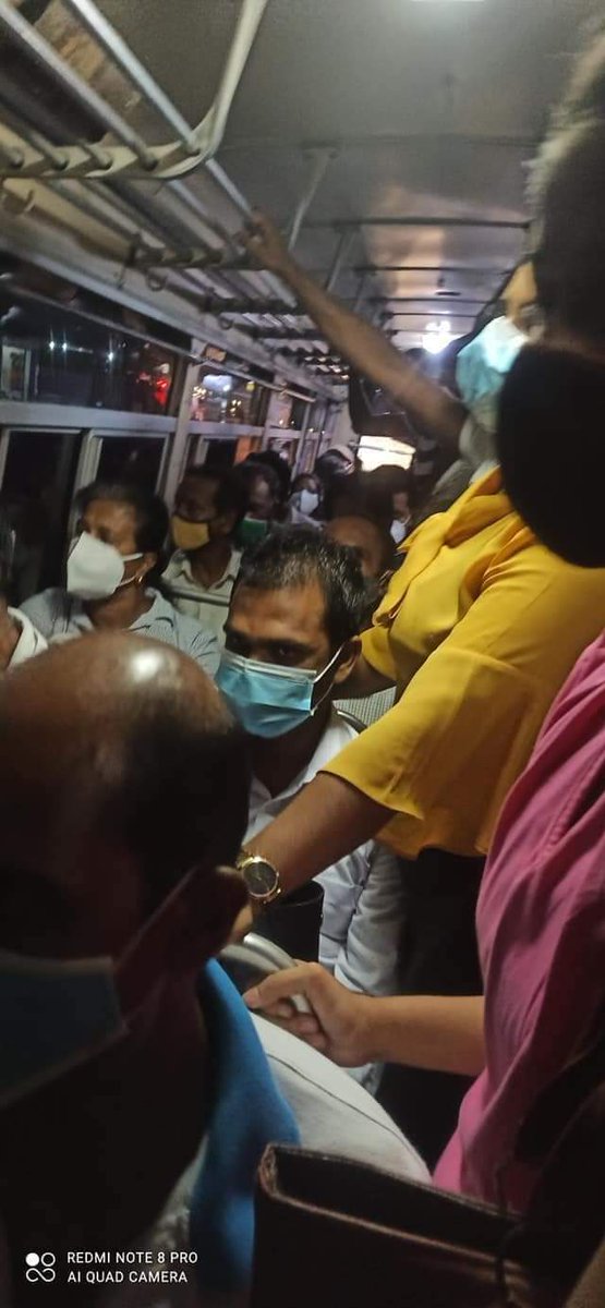 supunaparekka's tweet photo. HB-4154 කොට්ටාව බොරැල්ල බස් රථය. #උපුටාගැනීමකි 
මෙම ජායාරූප පෙන්වන්නේ මහ පොළවේ යථාර්ථයයි. මගියෙක් විසින් ෆේස්බුක් වලට අද මුදා හැරි රටේ මාධ්‍ය වාර්තා නොකරන සත්‍ය https://t.co/L0Kq1mr6db