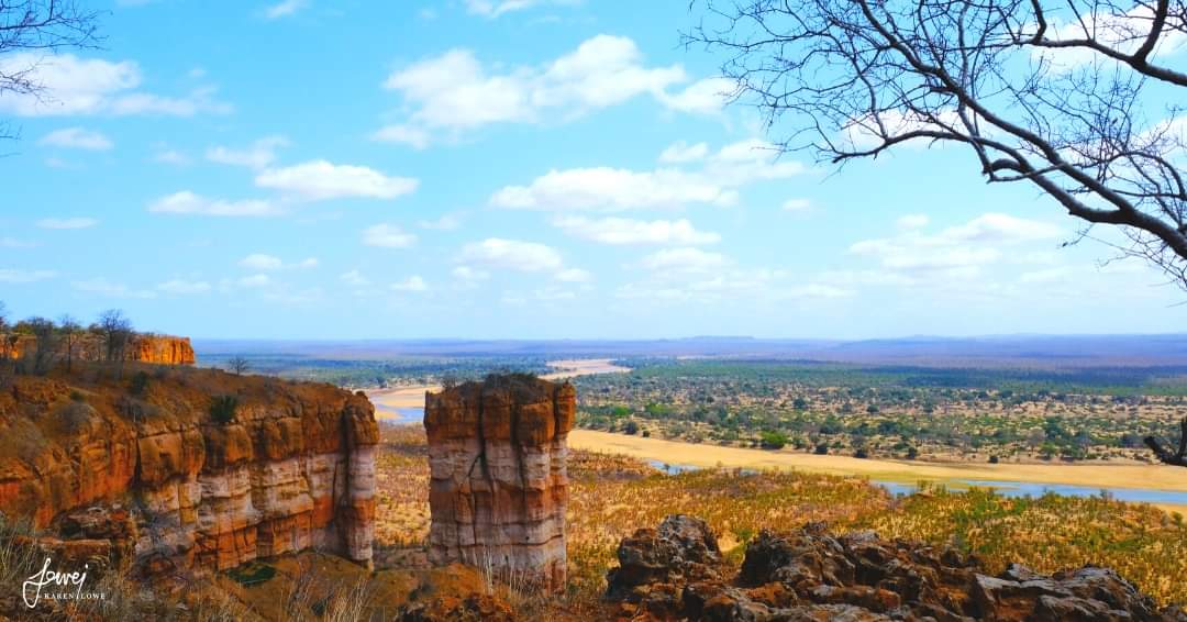 sam_in_zimbabwe's tweet photo. #ChilojoCliffs
Do you know these are found in #Zimbabwe?
#ShoozDMC
#Africa https://t.co/sJiNehMGJU