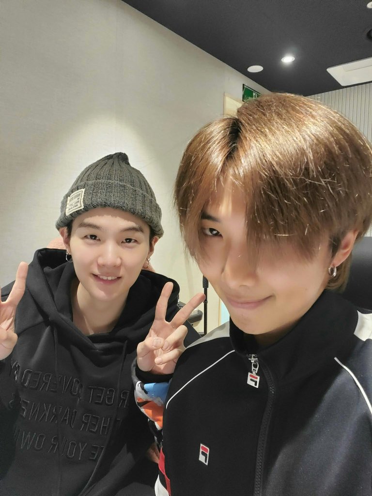 liIjiminvert's tweet photo. “It’s been what 10... years?”  #10YearsOfNamgi https://t.co/b4MTuPNPRW