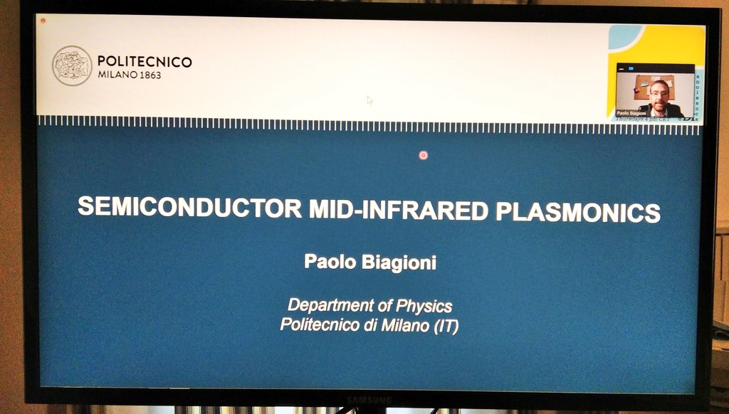 Il Cele 〰️|sNOmLab|~ (@vynisle) on Twitter photo <a href="/pbiagio78/">Paolo Biagioni</a> from @fisipolimi <a href="/polimi/">Politecnico di Milano</a> discussing "Semiconductor mid-infrared plasmonics" in the #MIDIseminars. Great platform <a href="/sdeliberato/">Simone De Liberato</a> <a href="/GianniniLab/">Giannini Theory Lab</a>! And yes. I cannot make a straight picture. <a href="/pbiagio78/">Paolo Biagioni</a> from @fisipolimi <a href="/polimi/">Politecnico di Milano</a> discussing "Semiconductor mid-infrared plasmonics" in the #MIDIseminars. Great platform <a href="/sdeliberato/">Simone De Liberato</a> <a href="/GianniniLab/">Giannini Theory Lab</a>! And yes. I cannot make a straight picture.