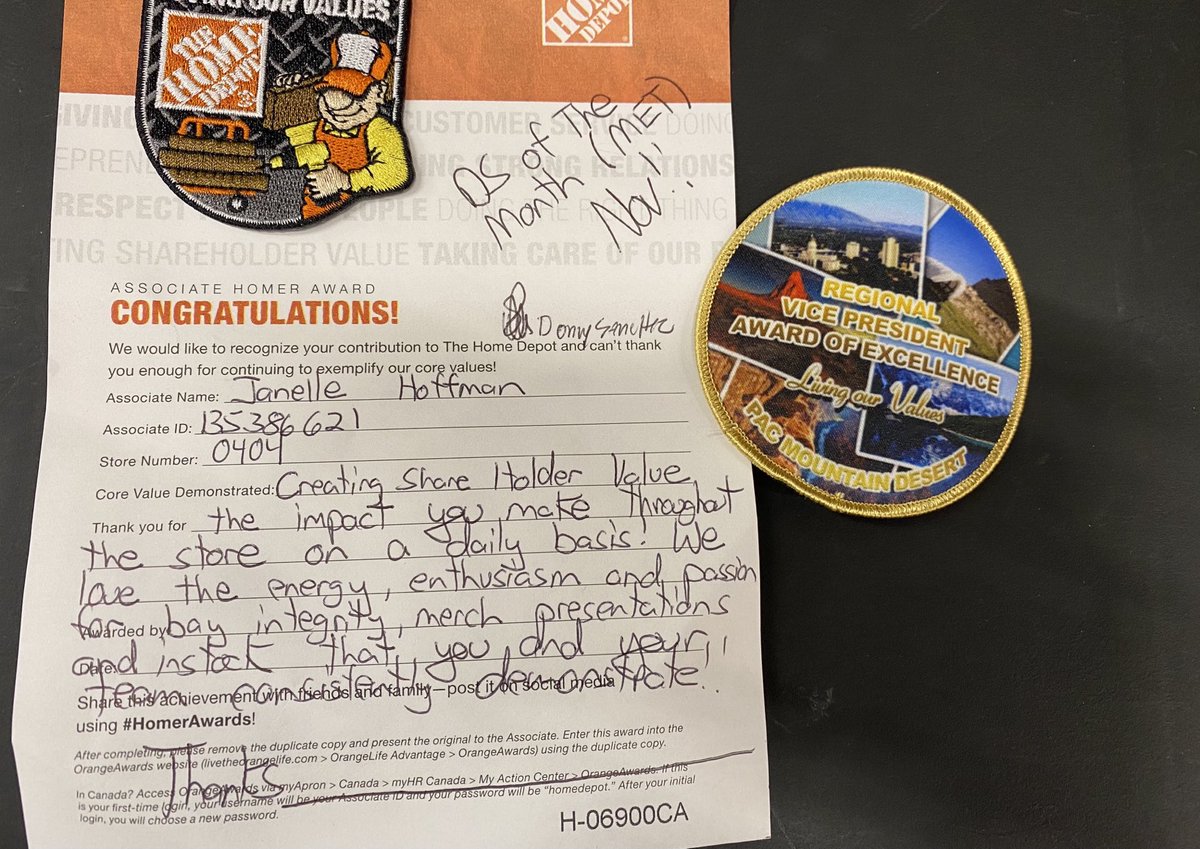 JanelleRHoffman's tweet photo. 11/11/2020 wasn’t too shabby. Woke up not thrilled to be a year older but ended the day with an RVP award and DS of the month Homer from RVP Donny Sanchez. Thanks @DJJKsanchez ! What a great company to always show recognition/appreciation. #404rocks #d66proud https://t.co/6fKyRL1zG1