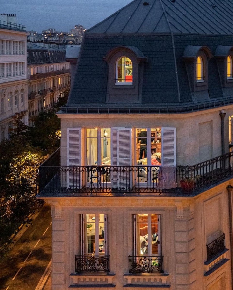 tmbIrpics's tweet photo. Paris by night 🌙 https://t.co/mjeOGvNvyn