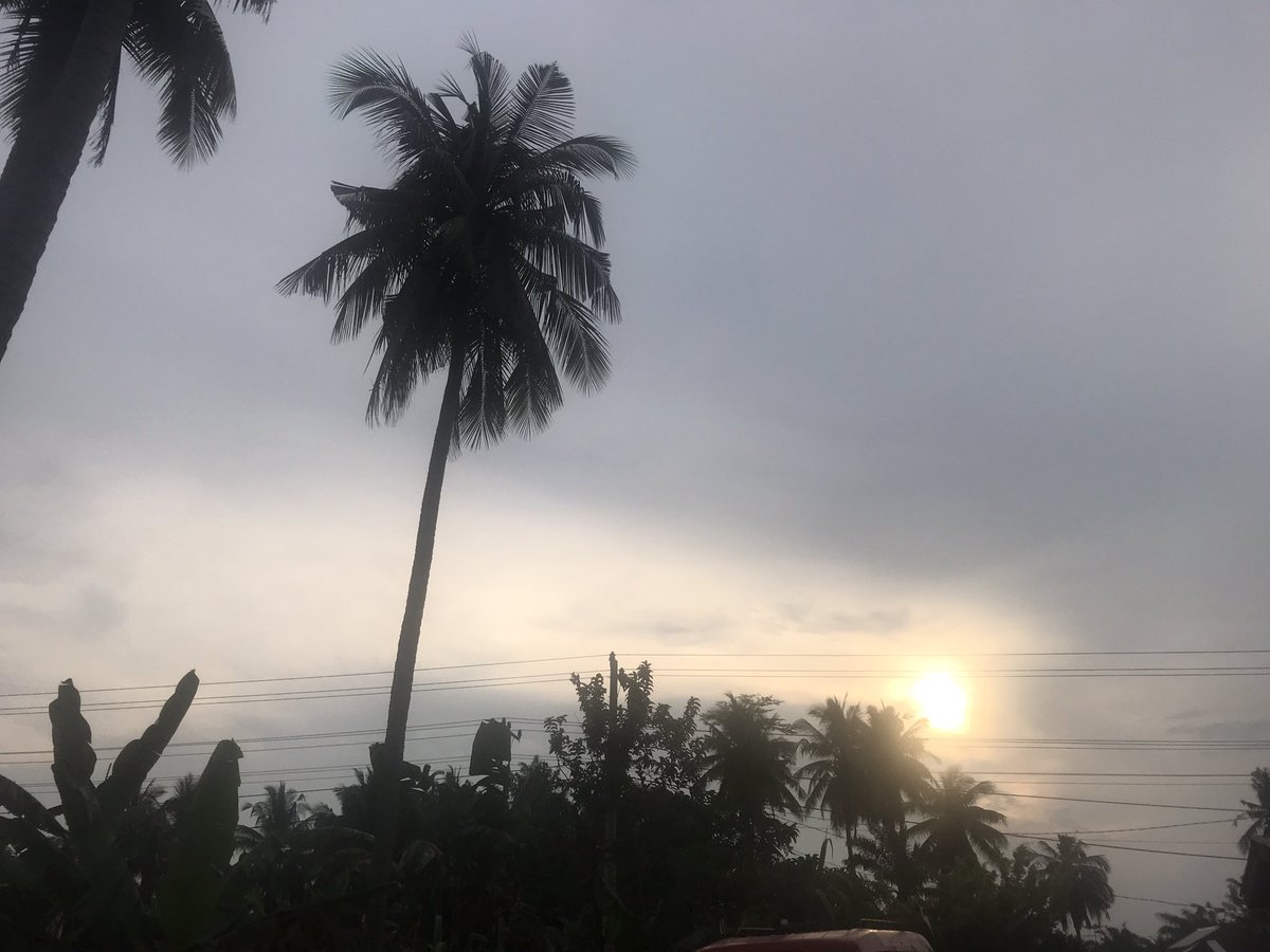HbIzis's tweet photo. Ku rindu sahabat sambil ngopi dan hisap rokok ditemani lawakan tentang cinta dan mati.
#sahabat #rindu https://t.co/0qHKuy3If7