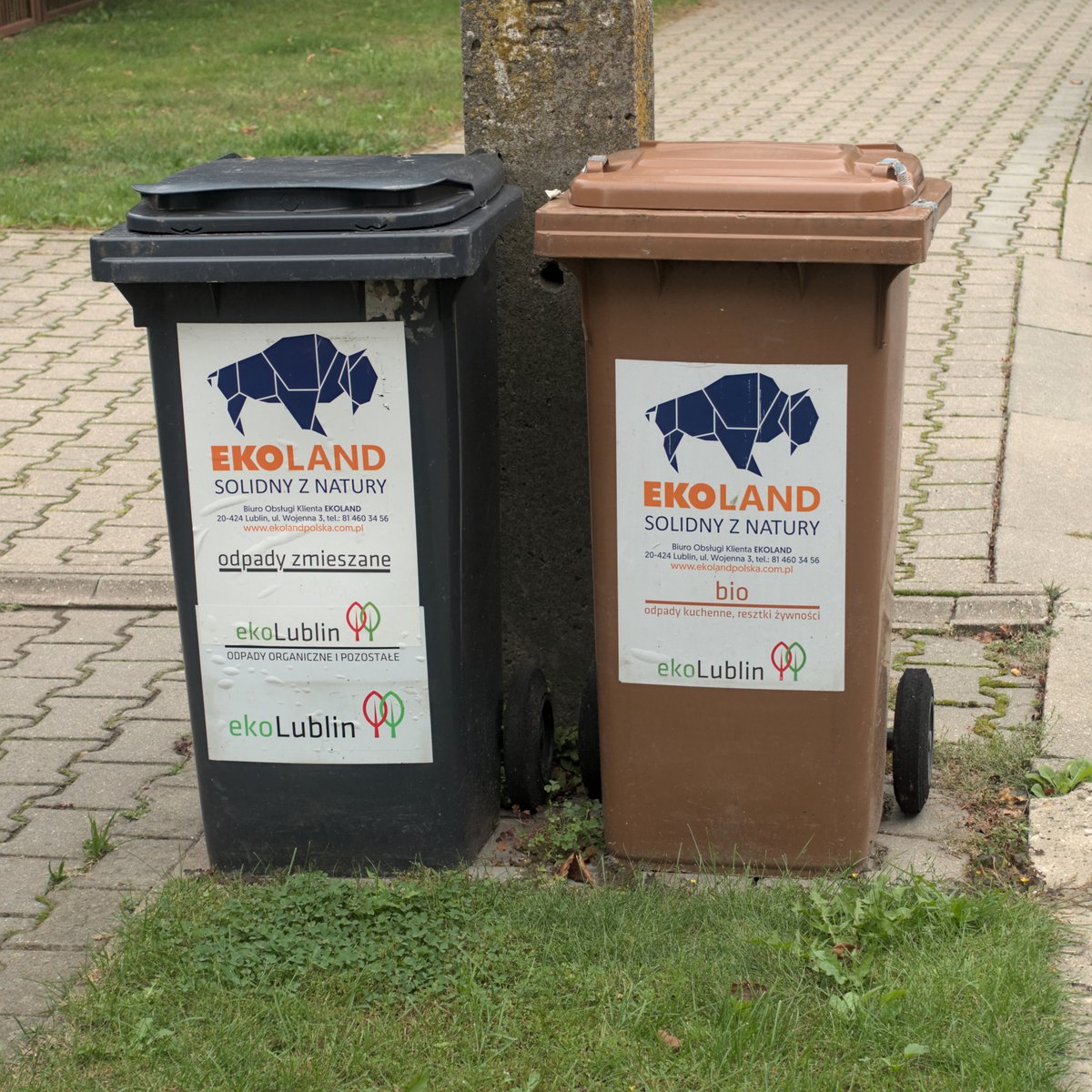 mkosmul's tweet photo. Here is another #origami style #logo found on #trash cans in #Lublin, Poland. It's from #EkoLand #wastemanagement company and represents a #wisent (European #bison). Link https://t.co/kzmNiJoHL3
#design #waste #recycling #garbage #trashcontainer #trashcan #wastecontainer #unique https://t.co/h04hHqidke