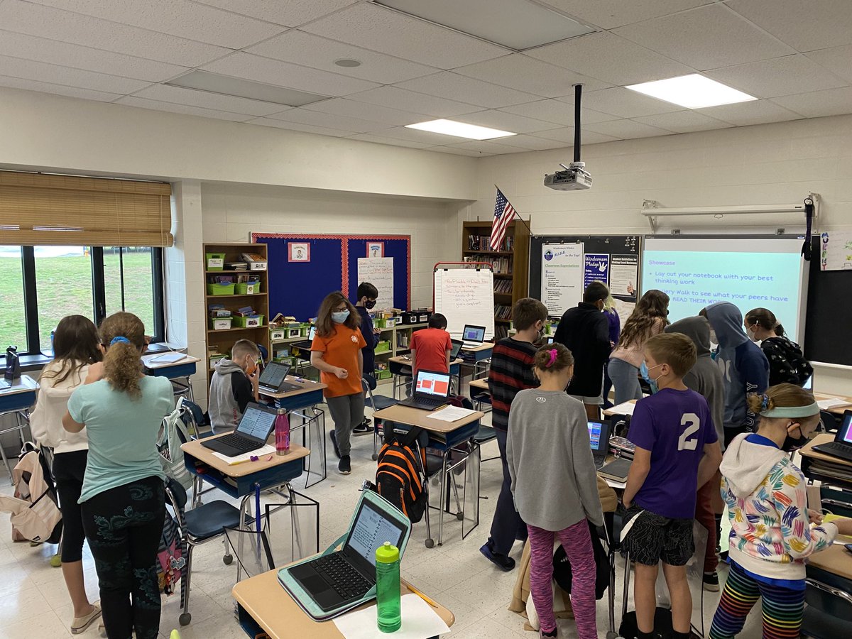 reisslitlpieces's tweet photo. Reading gallery walk. Students seeing their classmates Best thinking about their reading. #bestthinking #reading https://t.co/OL8MvNfLF9