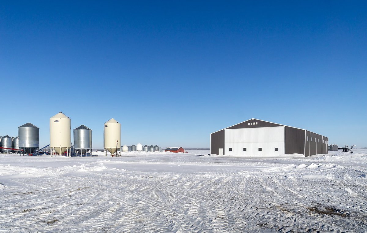 integritypost's tweet image. How do you protect your equipment from the winter elements? Heated shops and machine sheds from Integrity are the perfect solution for ag, commercial and personal use. Get out of the cold, wind and snow! #integrity #whatwebuild #agriculture #alberta #Saskatchewan #bc