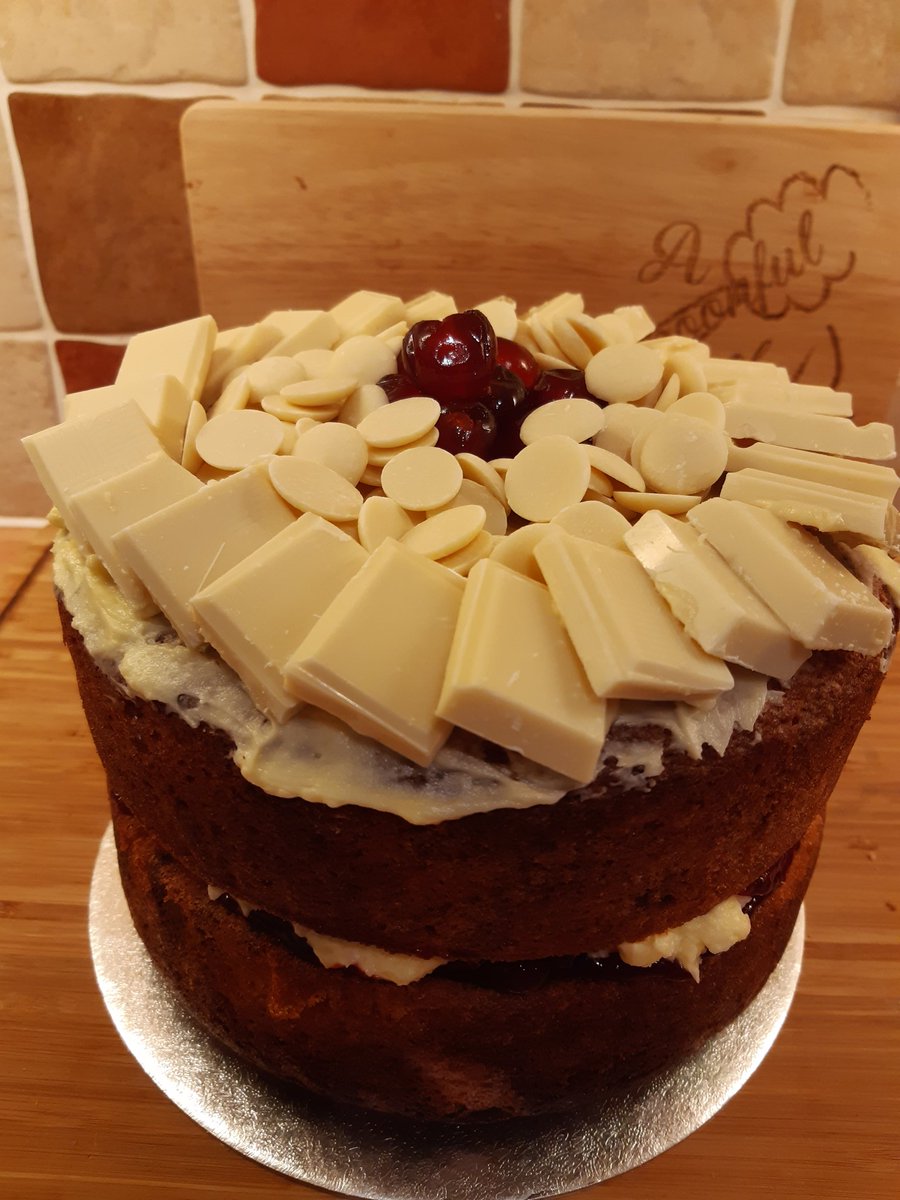 ASpoonfulofHon1's tweet photo. White Choc and Cherry delight 😋 https://t.co/uqn79ooiWK