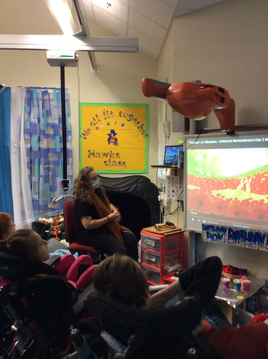 YsgolPenCoch's tweet photo. Hawks class took part in the 2 minutes reflection on Remembrance Day, we also made our own poppies to send home #wewillremember #hawksclass https://t.co/3Cy2xUBjZc