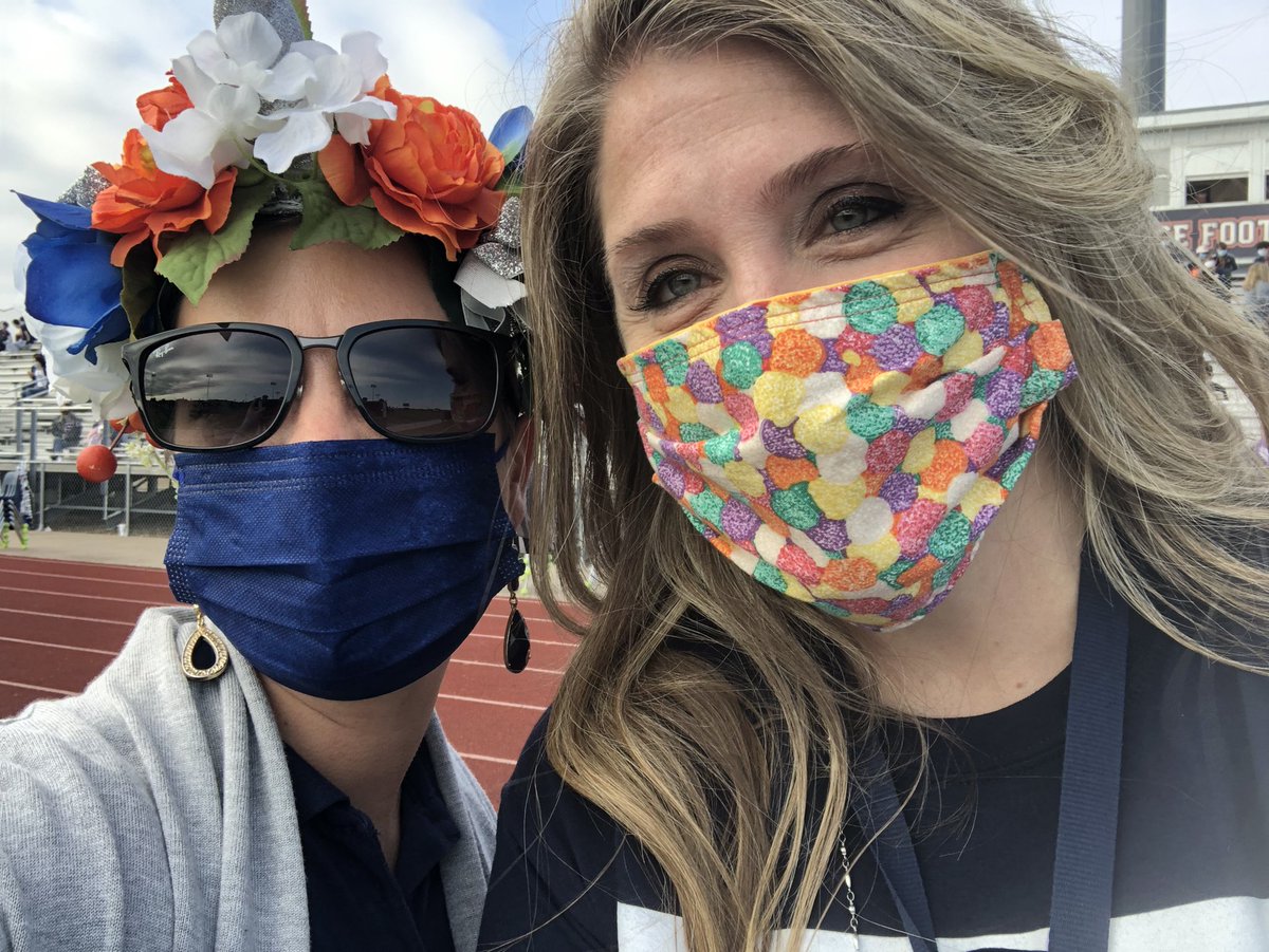 StuCo Sponsors living it up at HoCo2020!!! <a href="/SHS_Mustangs/">Sachse High School 🎓</a> #runmustangsrun #HoCo2020 #leadmustangslead