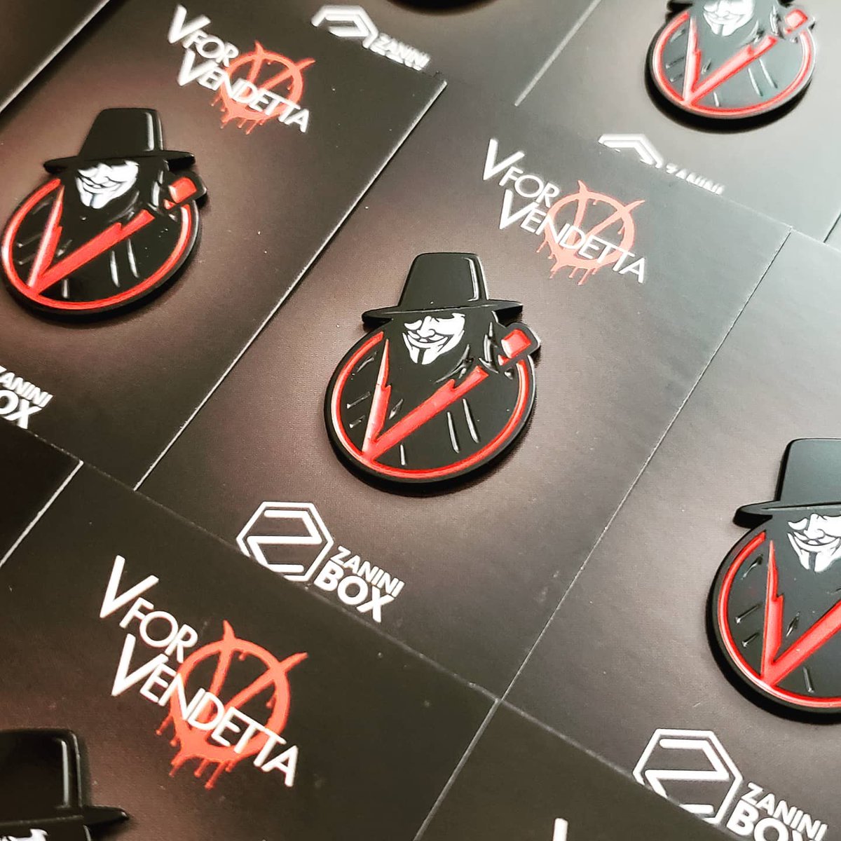 📌 V for Vendetta
📦 November 2020
💻 ZaniniBox.com 
📷 Zanini Team

📮 ebay.com/usr/zaninibox

#enamelpin #pincollector #pin #pins #instapin #pinstagram #mysterybox #vforvendetta #vendetta #annonymous #moviepins #pinslover